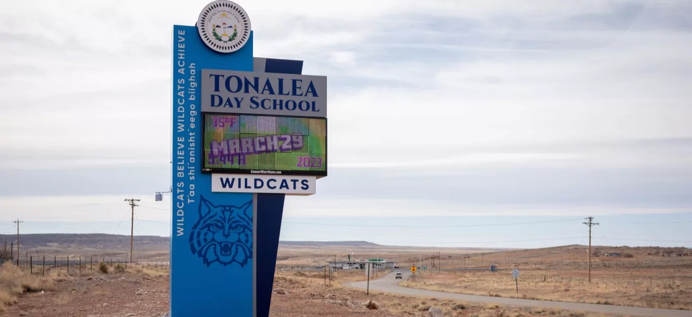 Tonalea Day School Welcome Sign